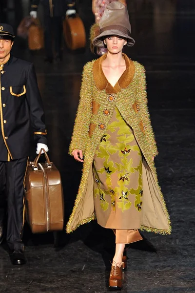Look 22